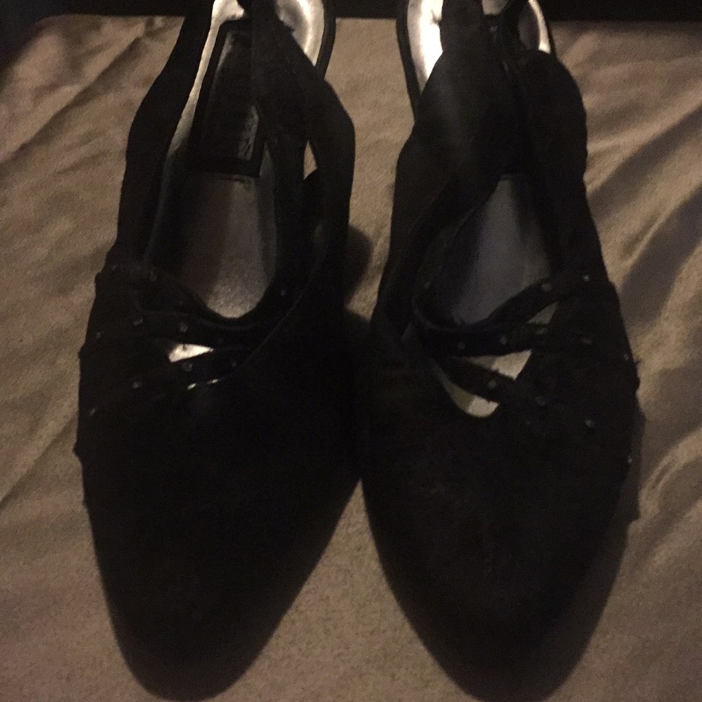 Step out highlights black heels